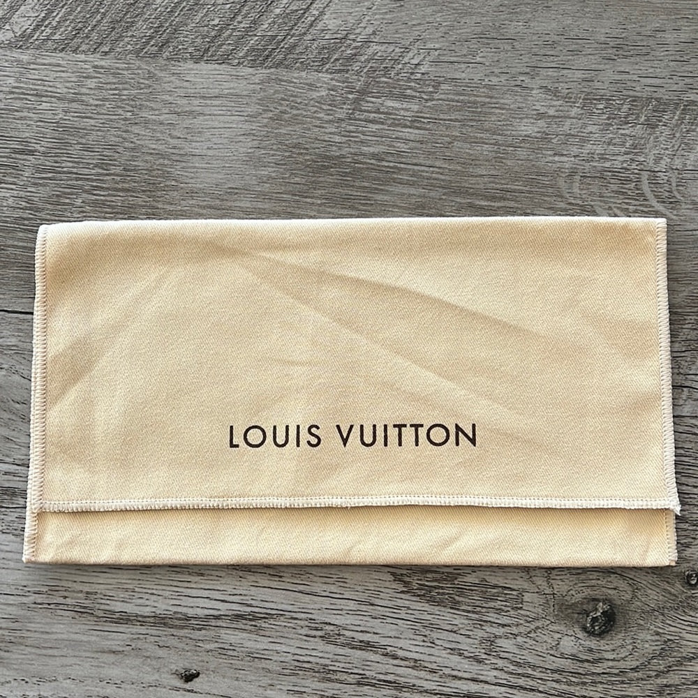 Louis Vitton dust bag for long wallet